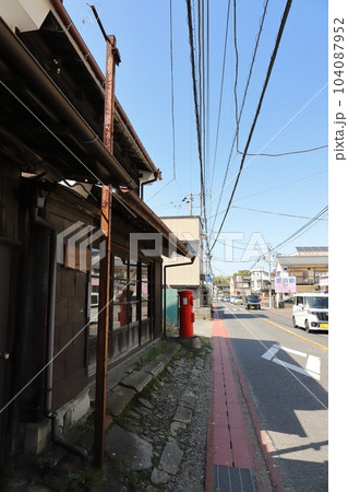 千葉　佐倉　丸ポストのある風景（旧吉田書店前） 104087952