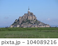 春のモンサンミッシェル 104089216
