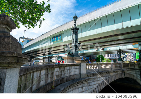 【東京都】爽やかな青空が広がる日本橋 104093596