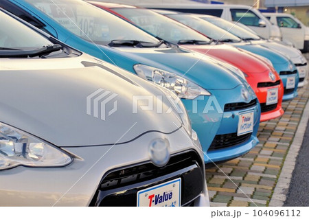販売店の並ぶ車 トヨタアクア 販売店の並ぶ車 トヨタアクア 104096112