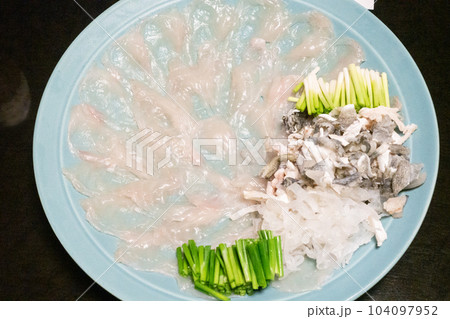 ふぐの刺身 104097952