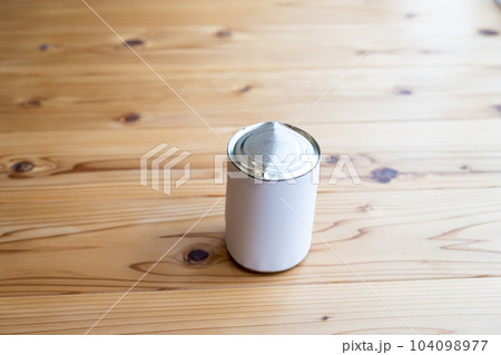放置し過ぎて膨張して変形してしまった缶詰 放置し過ぎて膨張して変形してしまった缶詰 104098977
