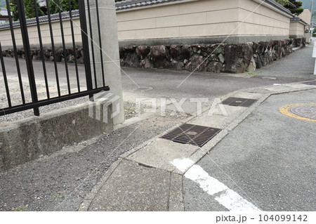 危険な曲がり角 104099142