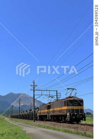 藤原岳と三岐鉄道貨物列車 藤原岳と三岐鉄道貨物列車 104099528