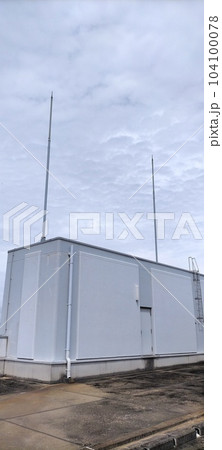 屋上の避雷針 104100078