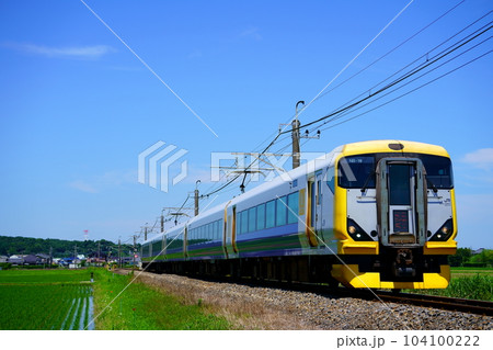【北総の初夏】E257系500番台で運転する特急あやめ祭り 【北総の初夏】E257系500番台で運転する特急あやめ祭り 104100222