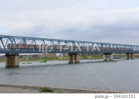 千葉県市川市の江戸川放水路に架かる「第二江戸川橋梁」 千葉県市川市の江戸川放水路に架かる「第二江戸川橋梁」 104101351