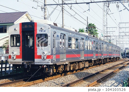 蒲田へ向けて池上線をゆく東急電鉄7700系 蒲田へ向けて池上線をゆく東急電鉄7700系 104103526