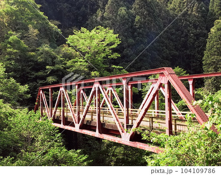 2023年 新緑の酷道の橋　国道418号 3 104109786