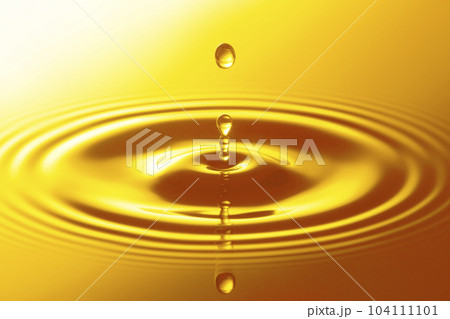 黄金色の水滴　波紋 104111101