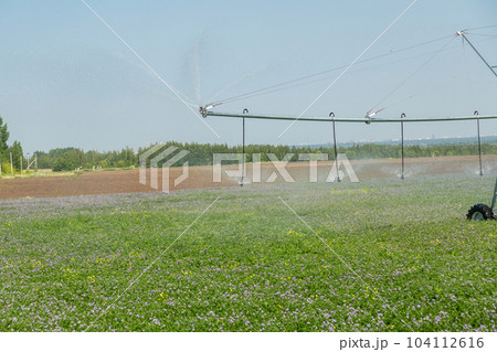 Center pivot crop irrigation or irrigating system for farm management Center pivot crop irrigation or irrigating system for farm management 104112616