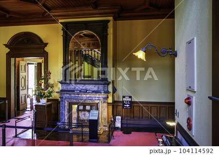 東京都　旧岩崎邸庭園　洋館一階ホール　国の重要文化財 104114592