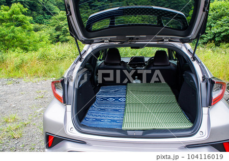 自然の中で車中泊 104116019