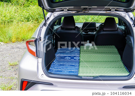 自然の中で車中泊 104116034