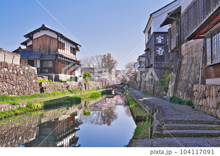 【近江八幡の八幡堀】 滋賀県近江八幡市多賀町 【近江八幡の八幡堀】 滋賀県近江八幡市多賀町 104117091
