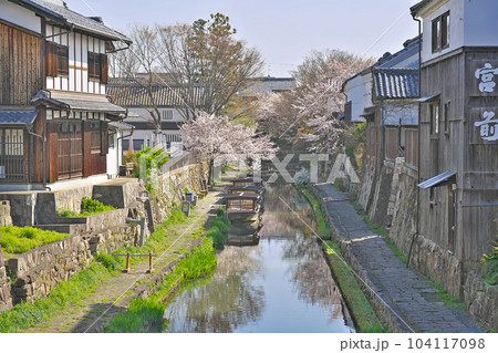 【近江八幡の八幡堀】 滋賀県近江八幡市多賀町 104117098