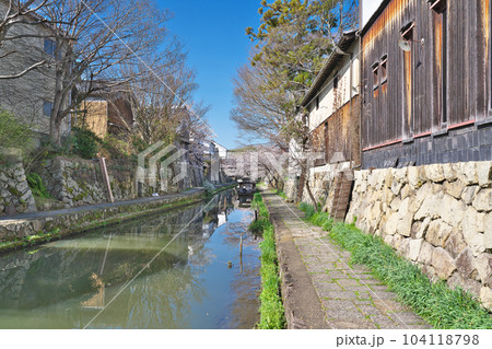 【近江八幡の八幡堀】 滋賀県近江八幡市多賀町 【近江八幡の八幡堀】 滋賀県近江八幡市多賀町 104118798