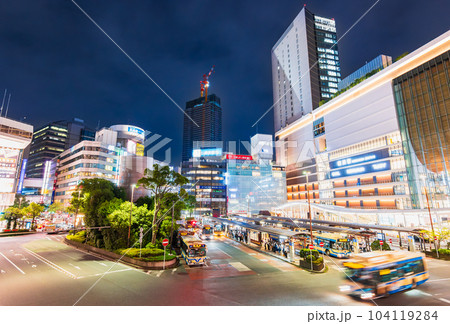 横浜駅西口 全景 夜景 横浜駅西口 全景 夜景 104119284