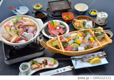 旅館の会席料理 旅館の会席料理 104122111