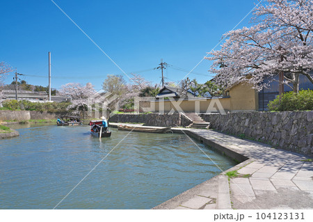 【近江八幡の八幡堀】 滋賀県近江八幡市多賀町 【近江八幡の八幡堀】 滋賀県近江八幡市多賀町 104123131
