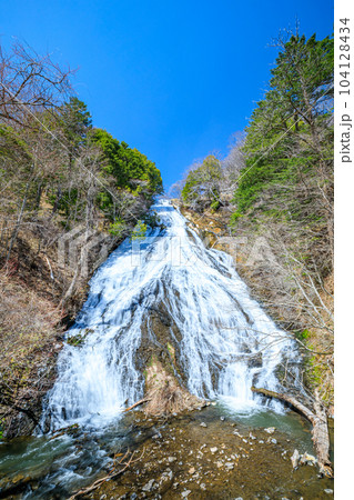 春の湯滝　栃木県日光市 104128434