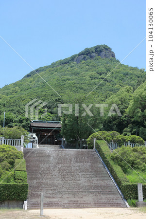 屋島南嶺の南麓に坐す「讃岐東照宮 屋島神社」 屋島南嶺の南麓に坐す「讃岐東照宮 屋島神社」 104130065