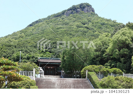 屋島南嶺の南麓に坐す「讃岐東照宮 屋島神社」 屋島南嶺の南麓に坐す「讃岐東照宮 屋島神社」 104130125