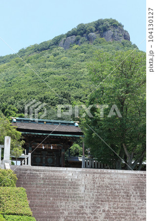 屋島南嶺の南麓に坐す「讃岐東照宮 屋島神社」 屋島南嶺の南麓に坐す「讃岐東照宮 屋島神社」 104130127