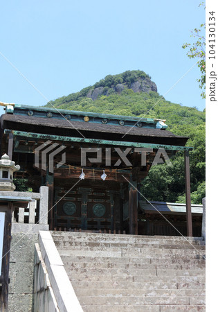 屋島南嶺の南麓に坐す「讃岐東照宮 屋島神社」 屋島南嶺の南麓に坐す「讃岐東照宮 屋島神社」 104130134