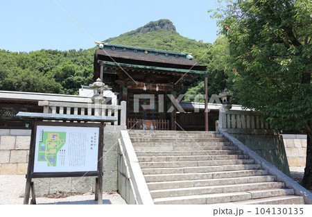 屋島南嶺の南麓に坐す「讃岐東照宮 屋島神社」 104130135