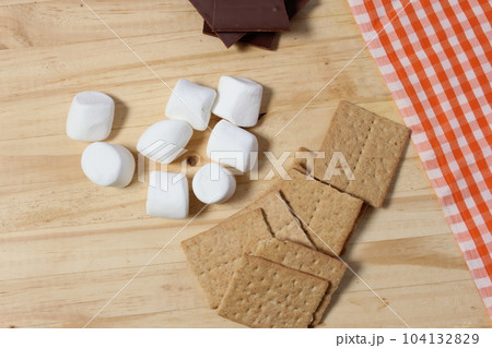 Smores. Marshmallow with Chocolate and Graham Crackers Smores. Marshmallow with Chocolate and Graham Crackers 104132829