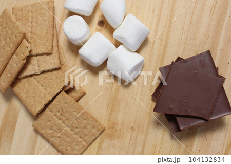 Smores. Marshmallow with Chocolate and Graham Crackers Smores. Marshmallow with Chocolate and Graham Crackers 104132834