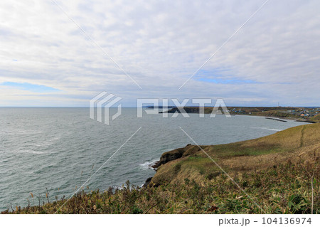 霧多布岬から眺める風景「秋の北海道」 霧多布岬から眺める風景「秋の北海道」 104136974