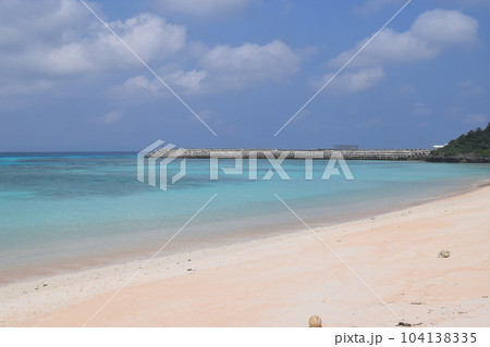 沖縄の石垣島で離島巡り 沖縄の石垣島で離島巡り 104138335