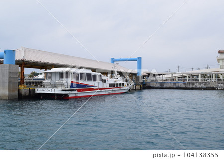 沖縄の石垣島で離島巡り 沖縄の石垣島で離島巡り 104138355