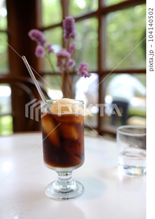 窓際のコーラフロート 104140502
