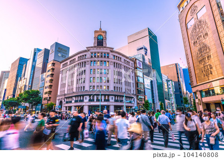 日本の東京都市景観 賑わう銀座。マスク無しの方が多い。巨大感染爆発は起きていない=6月17日 日本の東京都市景観 賑わう銀座。マスク無しの方が多い。巨大感染爆発は起きていない=6月17日 104140808