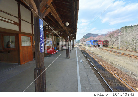 若桜鉄道若桜線の終着駅 駅舎と機関車 若桜鉄道若桜線の終着駅 駅舎と機関車 104140843
