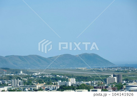 五稜郭タワーから見た函館空港 五稜郭タワーから見た函館空港 104141926