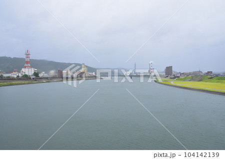 雨模様の肥薩おれんじ鉄道、川内駅から薩摩大川駅までの車窓風景(2022年) 104142139