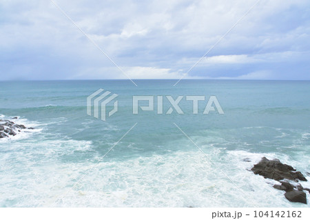 雨模様の肥薩おれんじ鉄道、川内駅から薩摩大川駅までの車窓風景(2022年) 雨模様の肥薩おれんじ鉄道、川内駅から薩摩大川駅までの車窓風景(2022年) 104142162