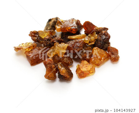 ミルラ、東方の三賢人がイエス・キリストに捧げた三つの贈り物のうちの一つ。 104143927