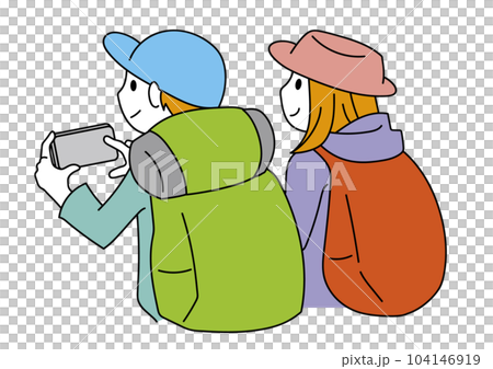 スマホで撮影する登山者　若い男女 104146919