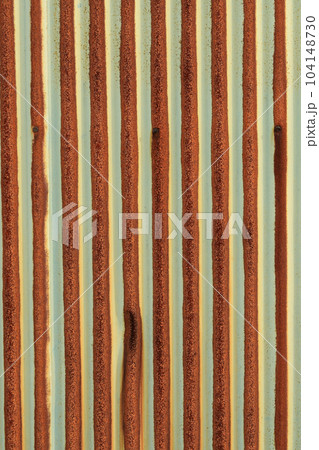 錆びたトタン板の壁 錆びたトタン板の壁 104148730