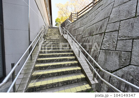 備後「三原城」の石垣とその周辺 104149347