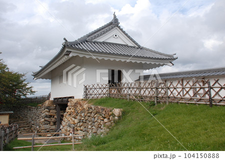 浜松城 天守門を斜め側面から(浜松市中区) 浜松城 天守門を斜め側面から(浜松市中区) 104150888