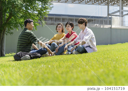 笑顔の学生たち キャンパスライフ・留学・国際交流イメージ 笑顔の学生たち キャンパスライフ・留学・国際交流イメージ 104151719