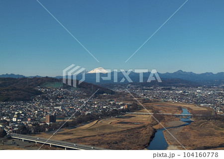 高崎市 市庁舎より烏川と雪の浅間山と和田橋・八千代橋を望む 高崎市 市庁舎より烏川と雪の浅間山と和田橋・八千代橋を望む 104160778