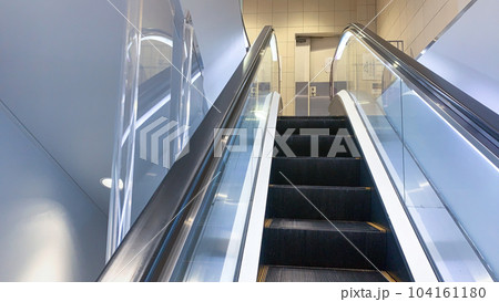 エスカレーター エスカレーター 104161180
