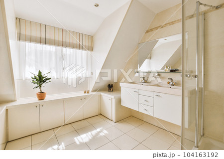 a bathroom that is very clean and ready to use for the bathtubs or as well in this room 104163192